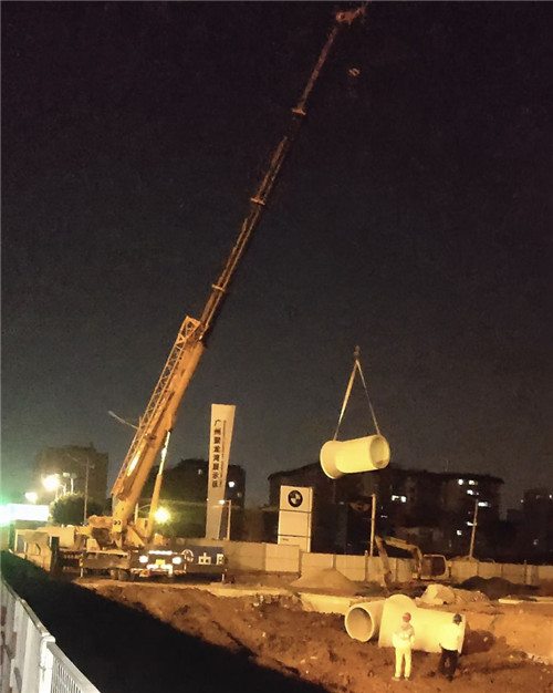 肇庆市“弯臂矫正”—— 吊车的 “形变补偿” 技术